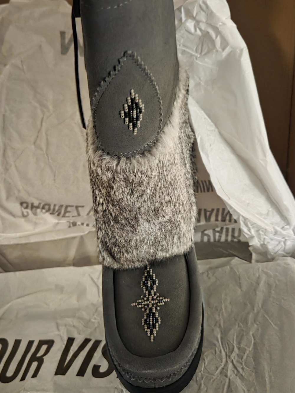 New In Box Size 7 Manitoba Mukluks